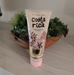 Bath & Body "Costa Rica" Pink Pineapple Sunrise Body Cream.  NWT